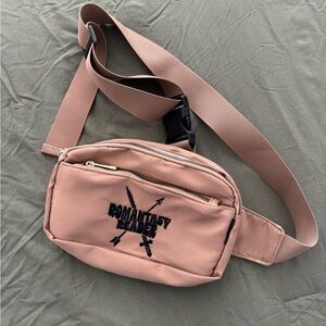 Romantasy reader Crossbody Bag